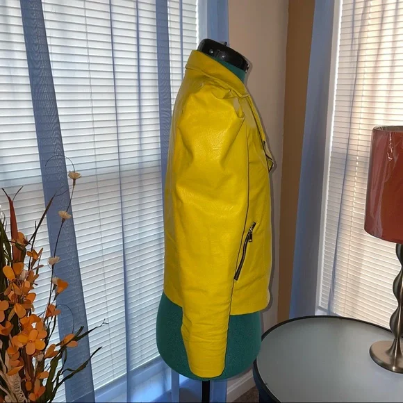 FabulouslyFitted - Lime Green Quarter Sleeve Shirt Jacket - Picture 4 of 5